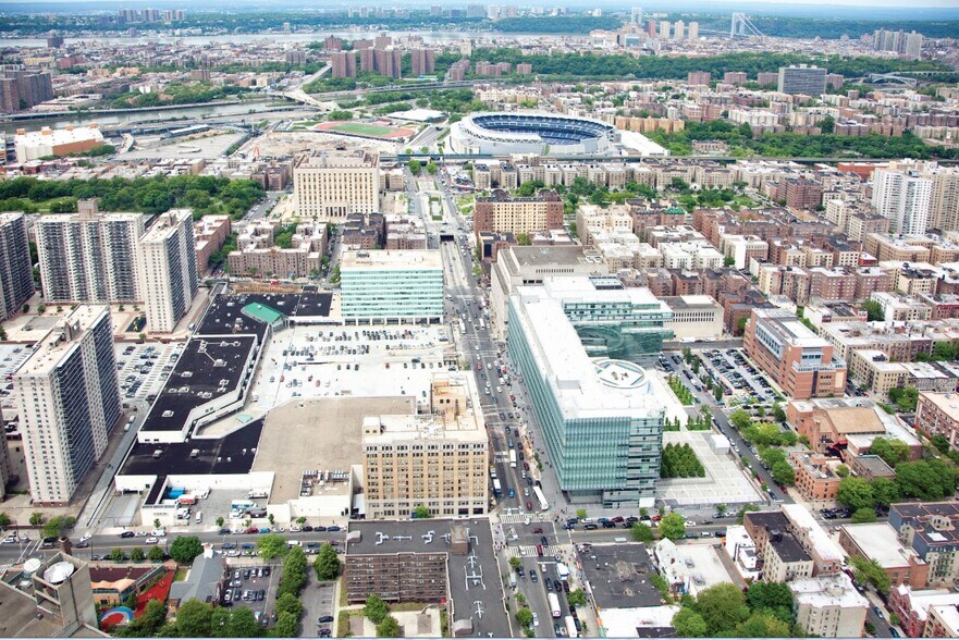 200-238 E 161st St, Bronx, NY à louer - Photo du bâtiment - Image 3 de 5