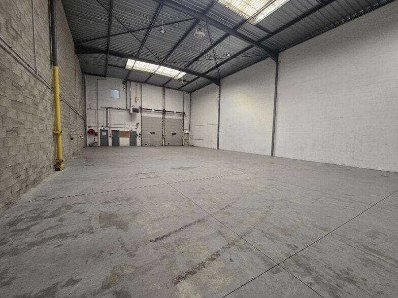 Office in Saint-Ouen-sur-Seine for lease - Building Photo - Image 2 of 17