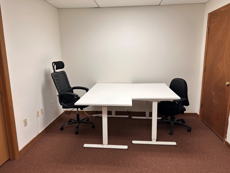 324 Wells St, Greenfield, MA for lease - Interior Photo - Image 3 of 5