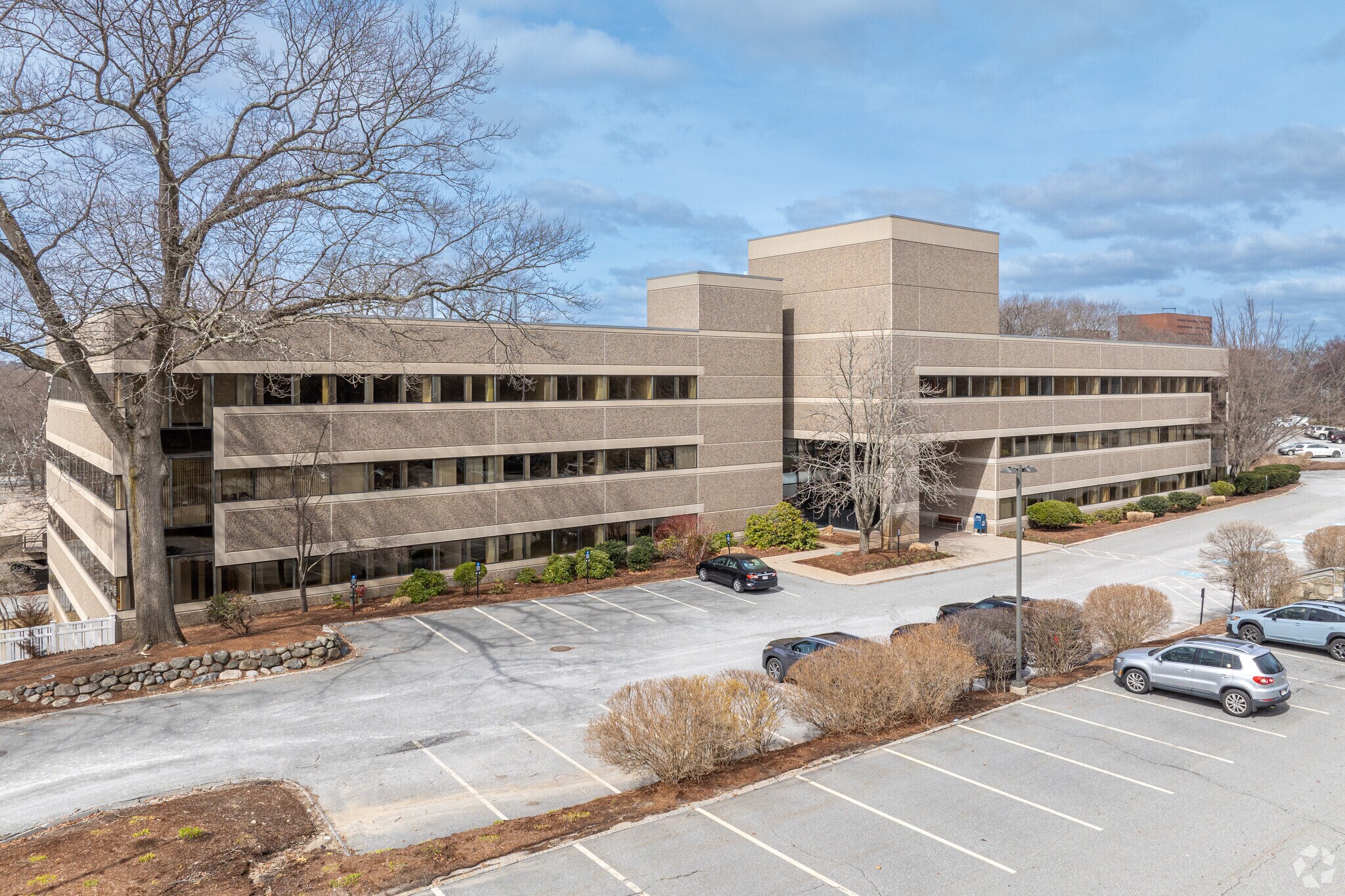 400 Unicorn Park Dr, Woburn, MA for lease Building Photo- Image 1 of 5