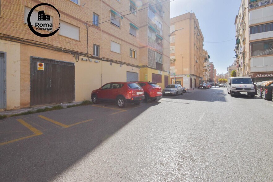 Calle Ingeniero Santa Cruz, 6, Granada, Granada for sale - Building Photo - Image 2 of 9