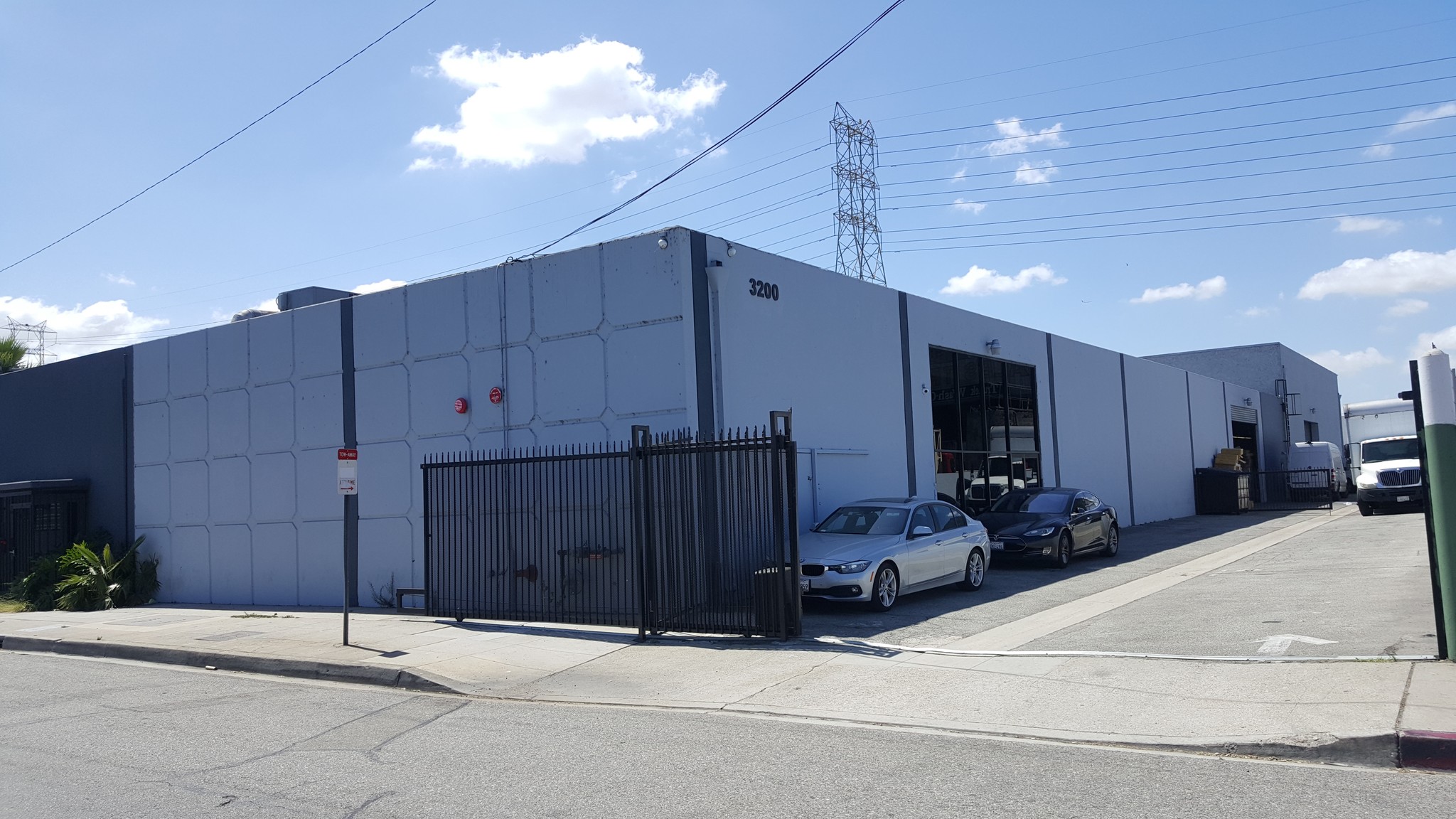 3200 Bandini Blvd, Vernon, CA for lease Primary Photo- Image 1 of 6