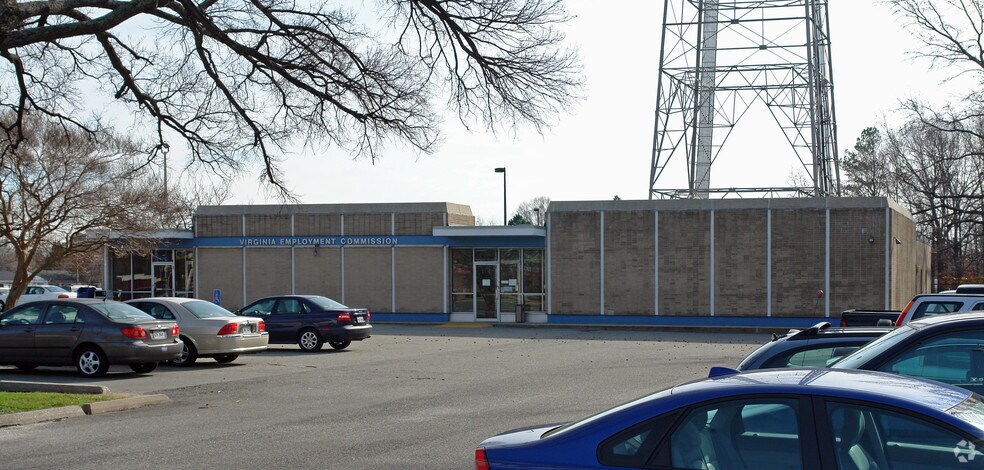 4911 W Mercury Blvd, Hampton, VA à vendre - Photo du bâtiment - Image 2 de 2