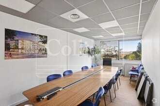 16 Parc du Golf, Aix-en-Provence for lease Interior Photo- Image 2 of 9