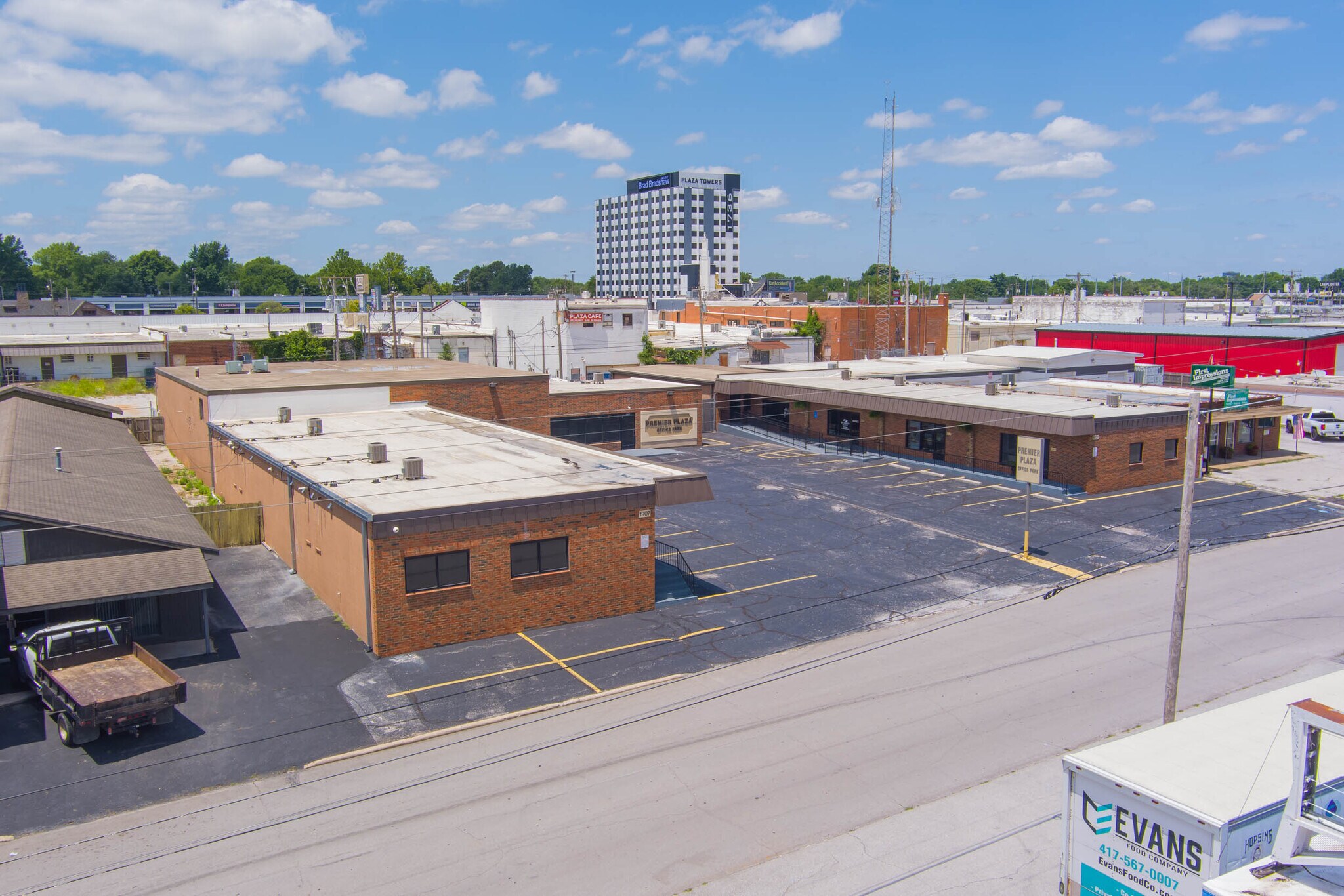 1907-1913 S Stewart Ave, Springfield, MO for lease Primary Photo- Image 1 of 8