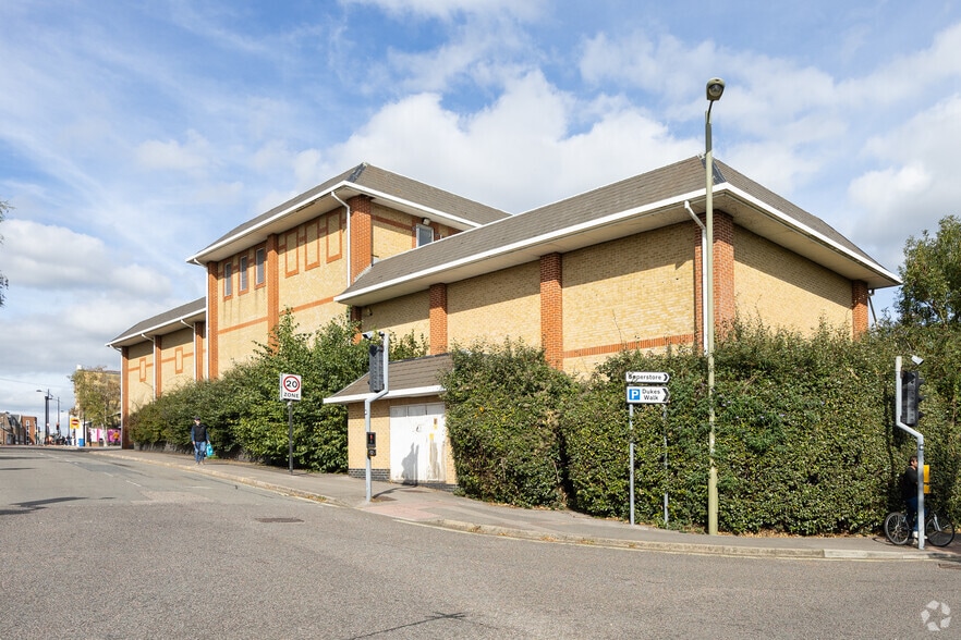 Dukes Walk, Waterlooville à louer - Photo du bâtiment - Image 2 de 4