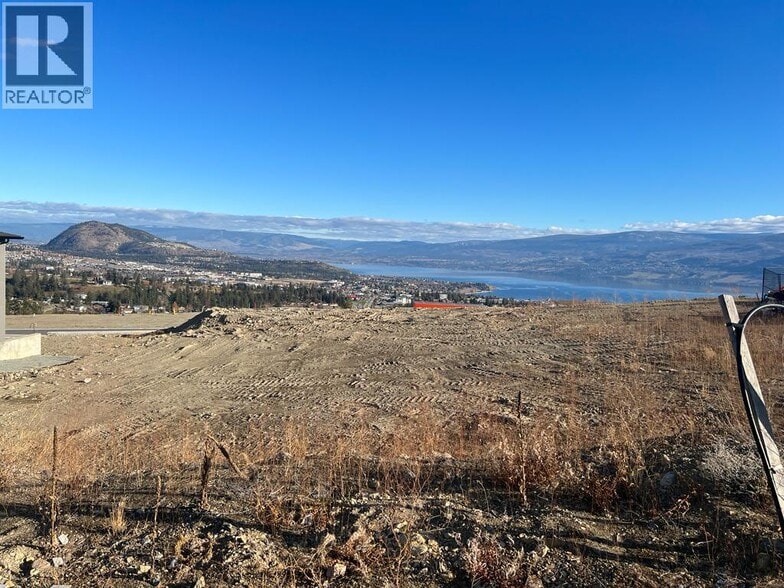 3745 Davidson Crt, West Kelowna, BC for sale - Building Photo - Image 3 of 8