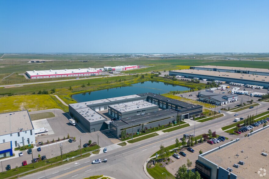 1750 120 Av NE, Calgary, AB à vendre - Aérien - Image 2 de 69