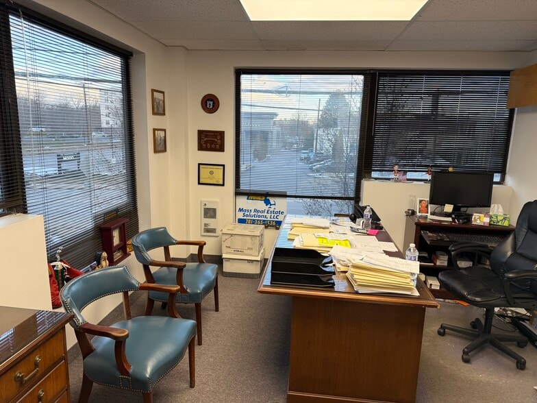 83 Cambridge St, Burlington, MA for lease - Interior Photo - Image 2 of 9