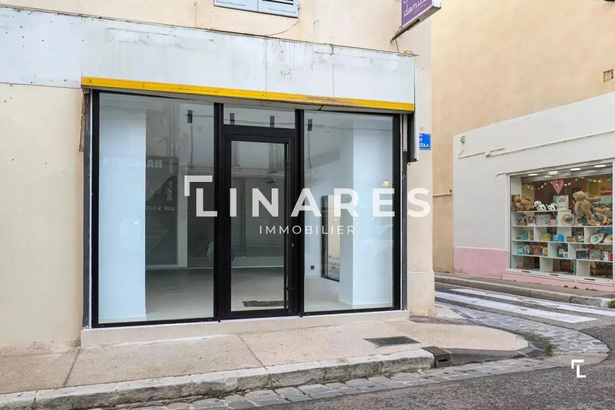 Retail in Marseille for lease Building Photo- Image 1 of 6