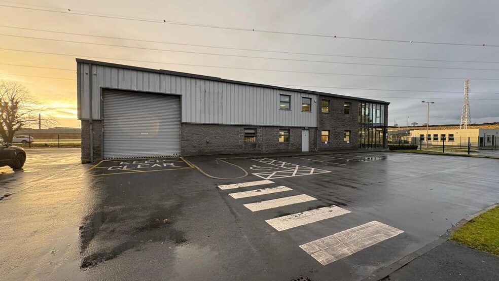 2A Carrakeel Dr, Londonderry à louer - Photo du bâtiment - Image 2 de 2