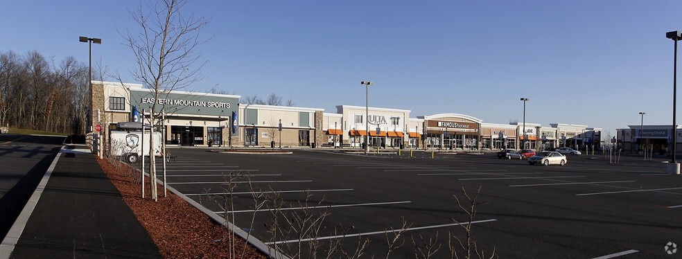 6102-9102 Shops Way, Northborough, MA for lease - Primary Photo - Image 1 of 9