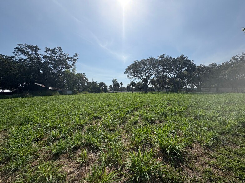 6440 N HWY US 1, Melbourne, FL à louer - Photo du bâtiment - Image 3 de 5