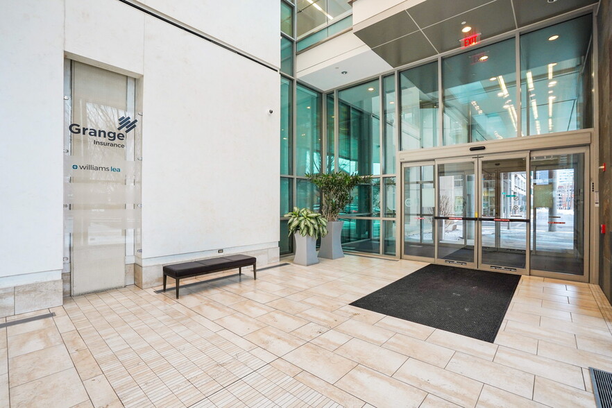 671 S High St, Columbus, OH for lease - Lobby - Image 2 of 9