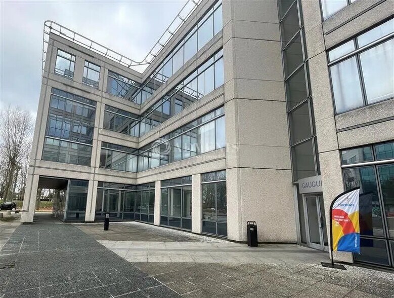 Office in Villepinte for sale - Building Photo - Image 1 of 10