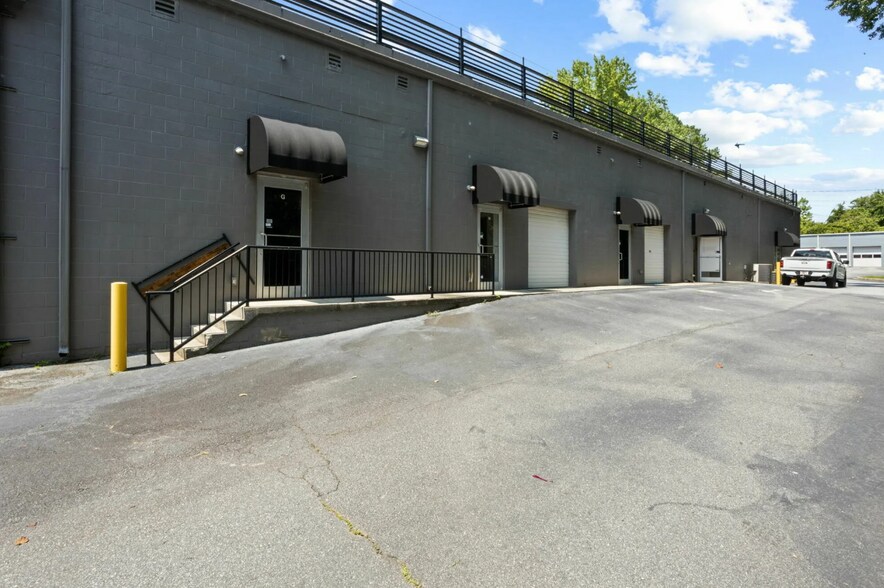 3014 N Main St, Anderson, SC à louer - Photo du bâtiment - Image 3 de 6