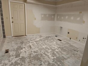 7055 W 153rd St, Overland Park, KS for lease Interior Photo- Image 1 of 13