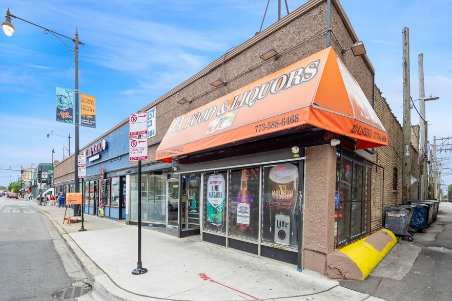 Kedzie Ave Shopping Center portfolio of 4 properties for sale on LoopNet.ca - Building Photo - Image 2 of 4