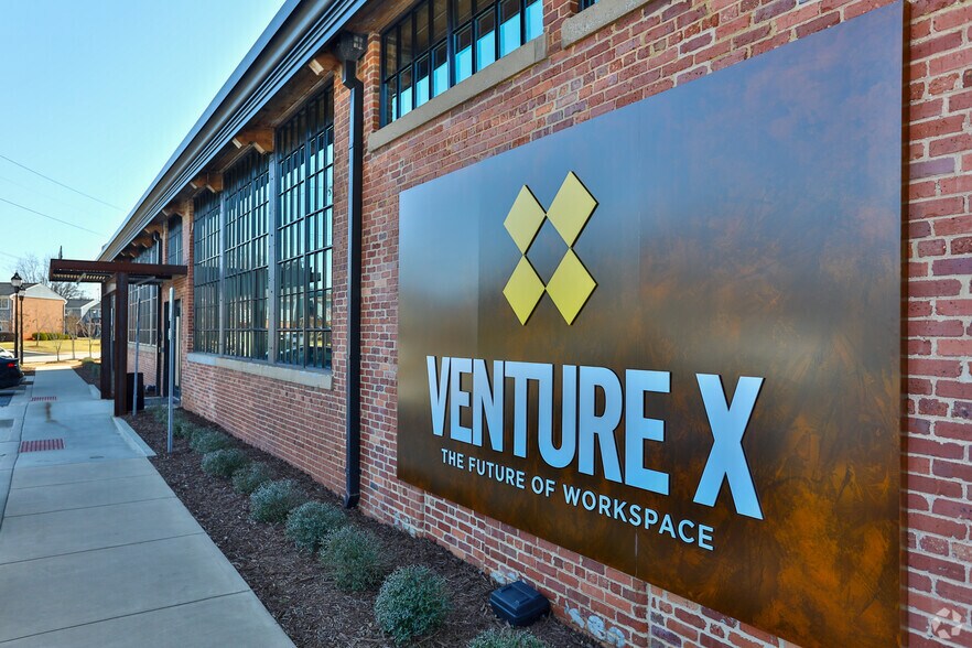 141 Traction St, Greenville, SC à vendre - Photo du bâtiment - Image 2 de 47