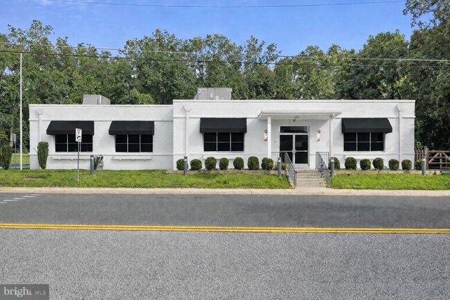 Plus de détails pour 102 N Rogers St, Aberdeen, MD - Commerce de détail à louer