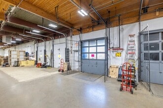 5600 Rue Ferrier, Mont-Royal, QC for lease Interior Photo- Image 2 of 7