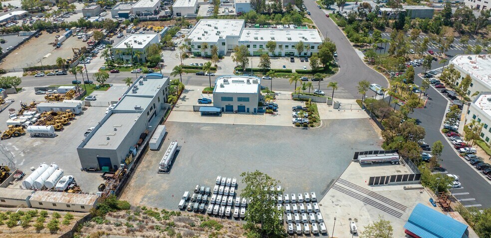 2115 La Mirada Dr, Vista, CA à louer - Aérien - Image 3 de 4