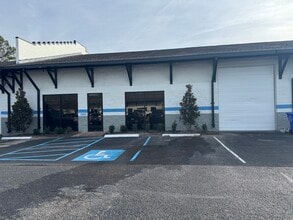 488 La Mesa Rd, Mount Pleasant, SC for lease Interior Photo- Image 1 of 7