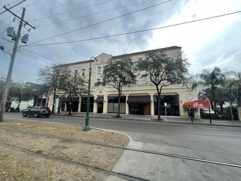 1224 St Charles Ave, New Orleans, LA for lease - Building Photo - Image 3 of 8