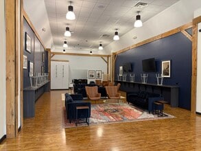 300 32nd St, Virginia Beach, VA à louer Photo intérieure- Image 2 de 4