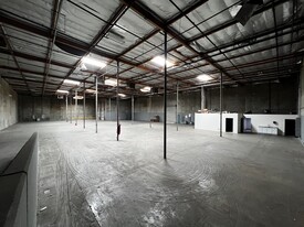 SYLMAR WAREHOUSE  || 24 FT CEILINGS - Entrepôt