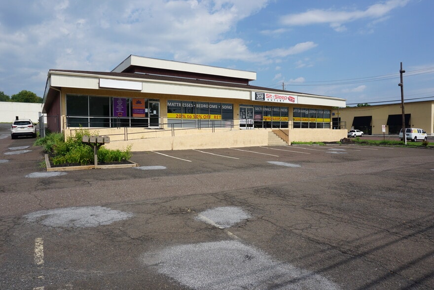 1701-1707 Bethlehem Pike, Hatfield, PA for lease - Building Photo - Image 2 of 9