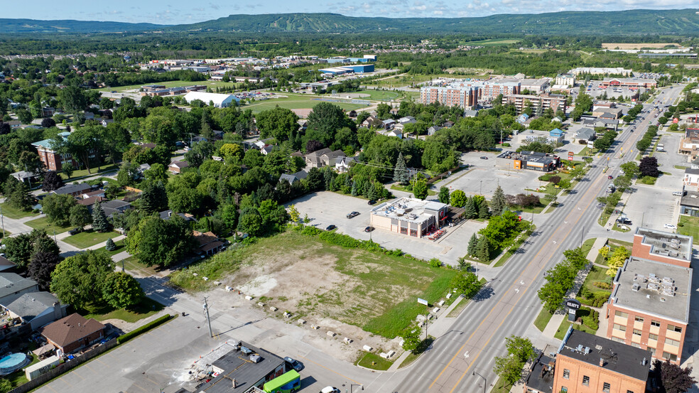 380 First St, Collingwood, ON for sale - Building Photo - Image 3 of 4