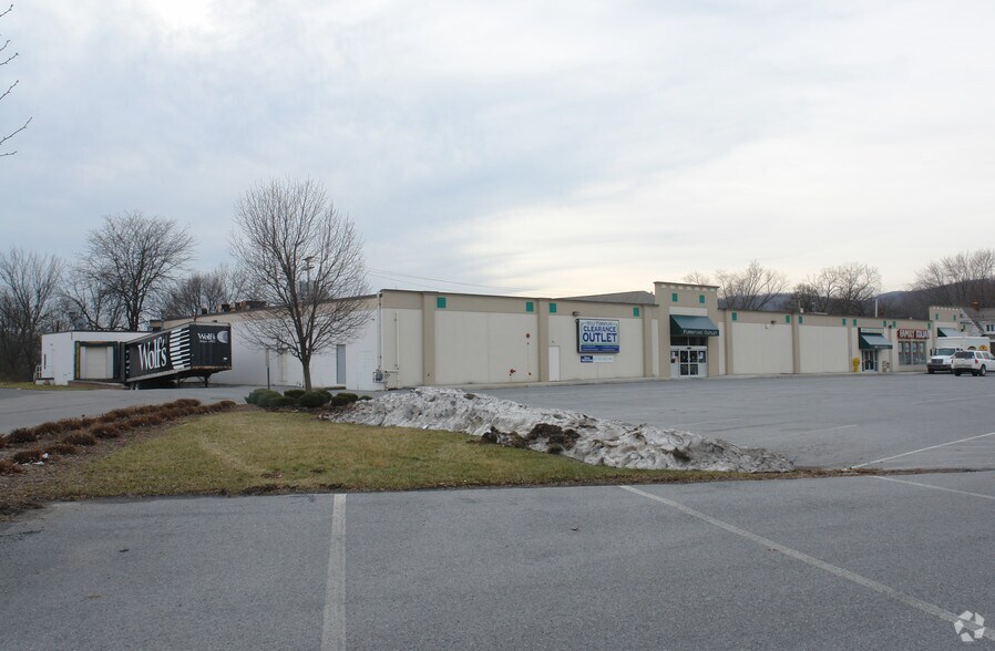 5901 6th Ave, Altoona, PA à louer - Photo du bâtiment - Image 3 de 6