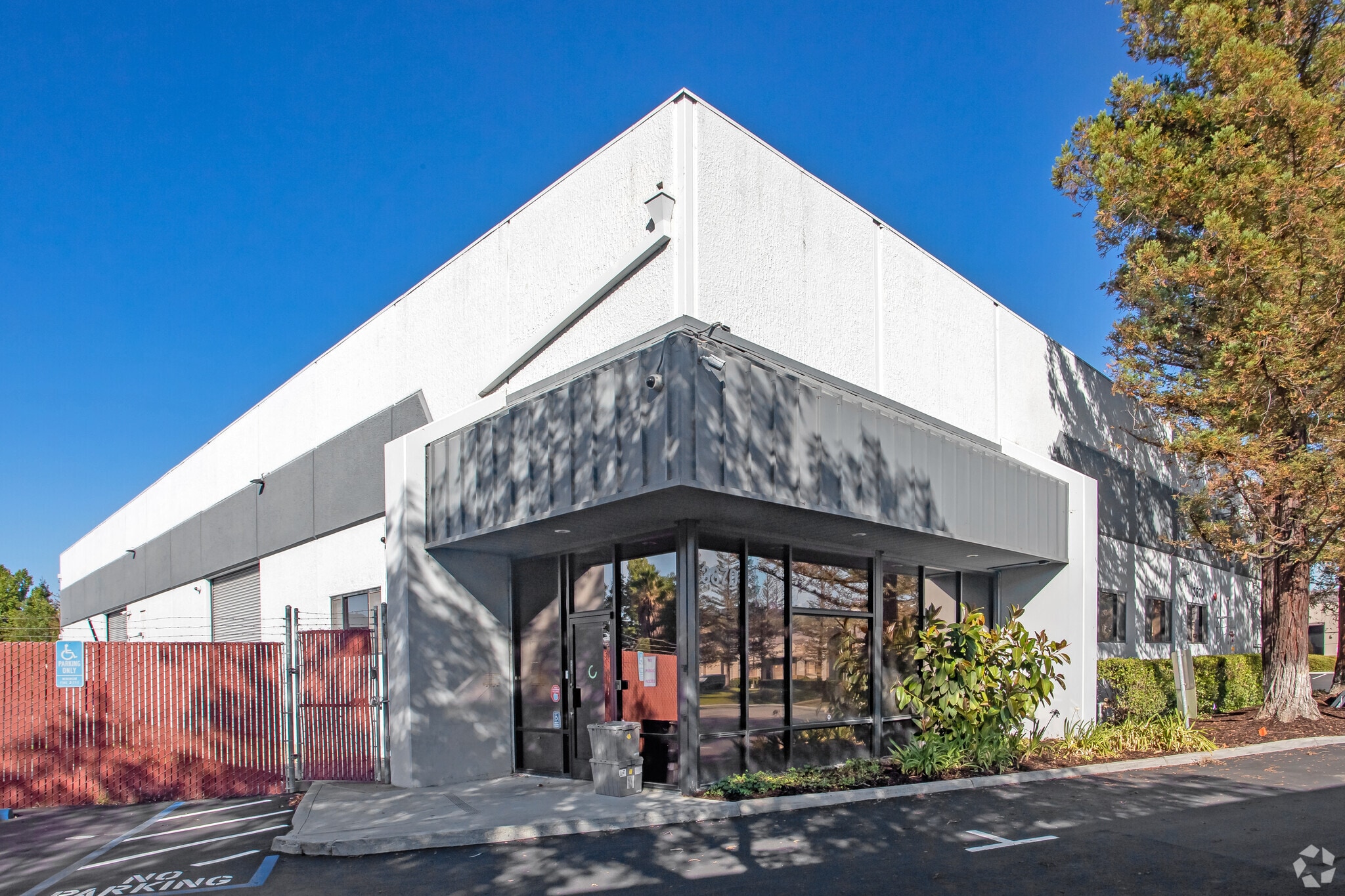 3870 Charter Park Dr, San Jose, CA for lease Primary Photo- Image 1 of 5