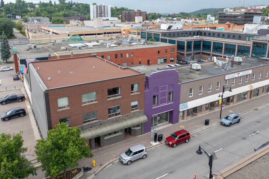 58 Cedar St, Sudbury, ON à vendre - Photo du bâtiment - Image 2 de 39