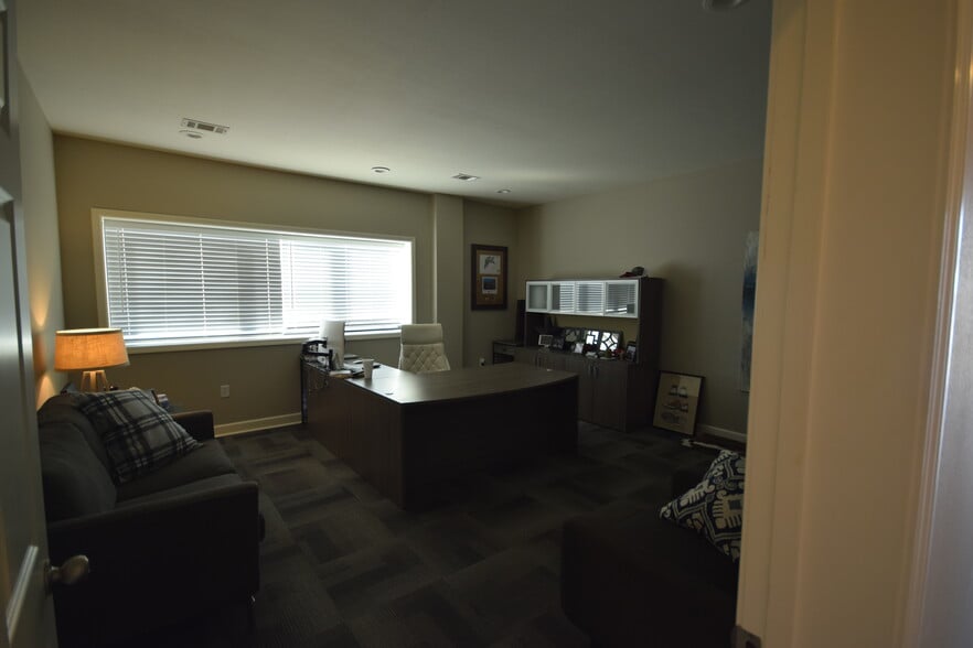 170 Commerce Rd, Conway, AR à louer - Photo du bâtiment - Image 2 de 11