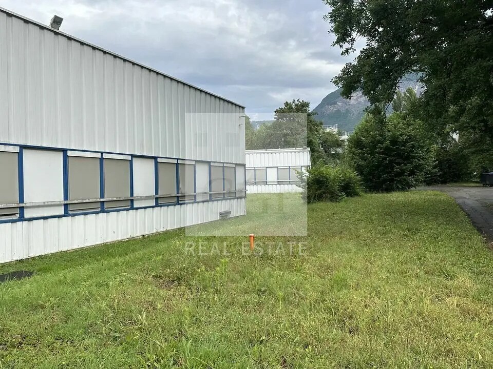 Flex in Meylan for lease Building Photo- Image 1 of 7
