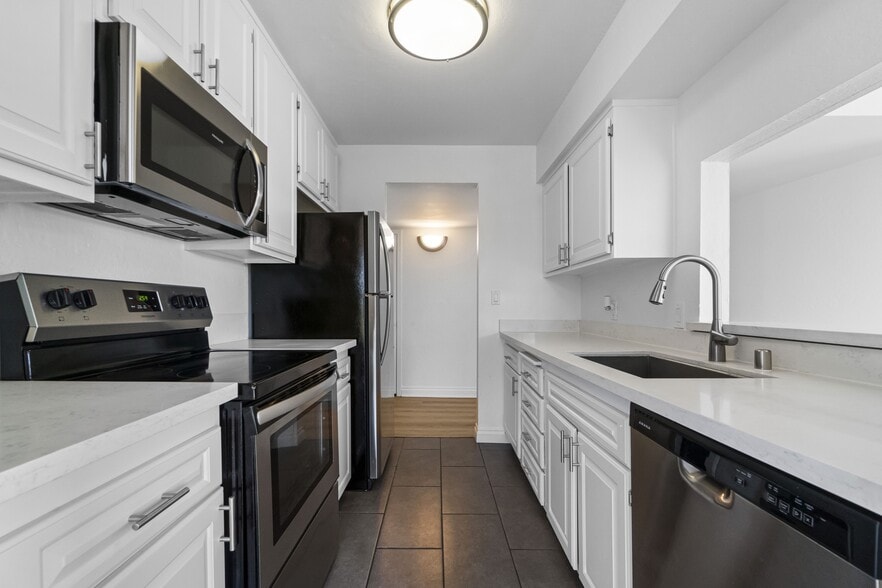 600 E Olive Ave, Burbank, CA à vendre - Photo du bâtiment - Image 3 de 10