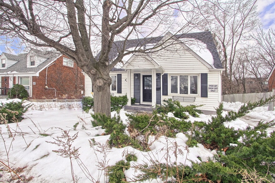 187 Finch Ave W, Toronto, ON for sale - Building Photo - Image 1 of 48