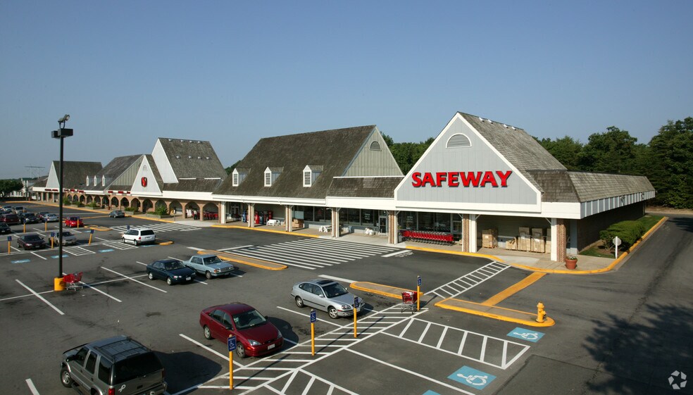 2201-2253 Old Bridge Rd, Woodbridge, VA à louer - Photo du bâtiment - Image 2 de 10