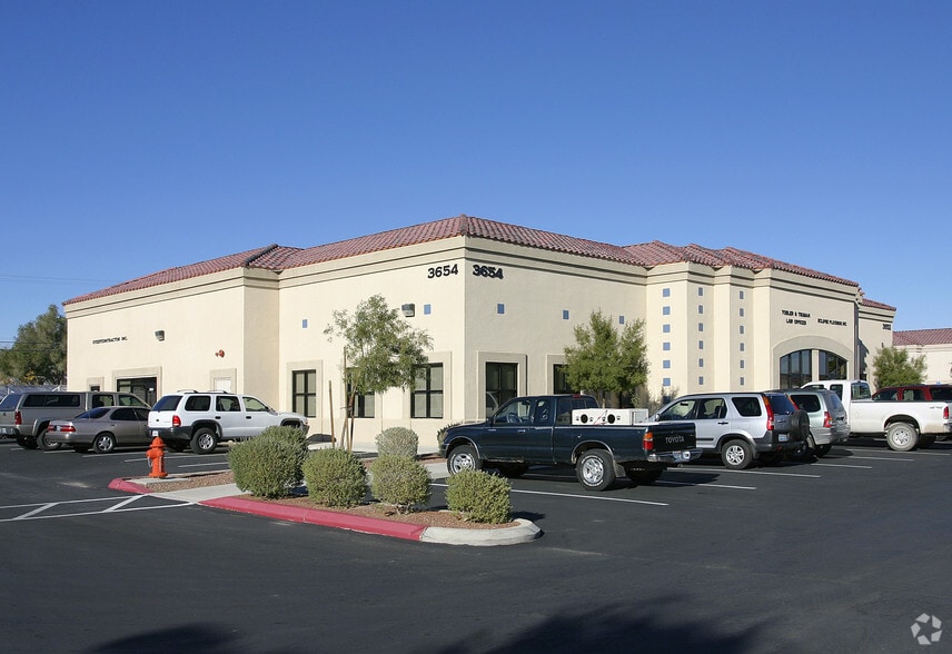 3652-3654 N Rancho Dr, Las Vegas, NV for lease - Building Photo - Image 2 of 3