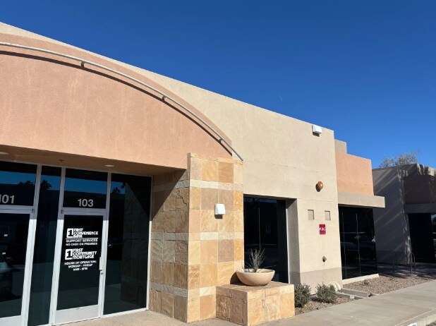1980 E Baseline Rd, Tempe, AZ à louer - Photo du bâtiment - Image 3 de 6