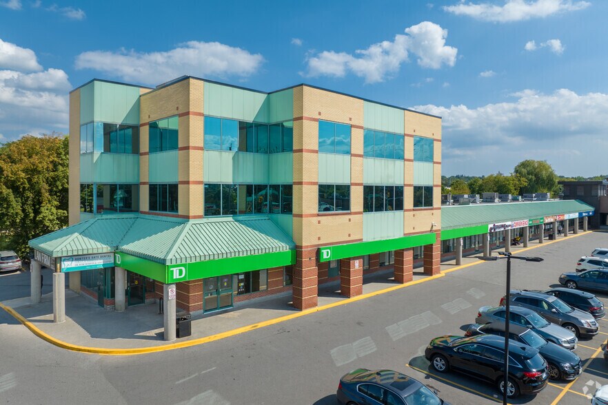 14845 Yonge St, Aurora, ON à vendre - Photo principale - Image 1 de 1