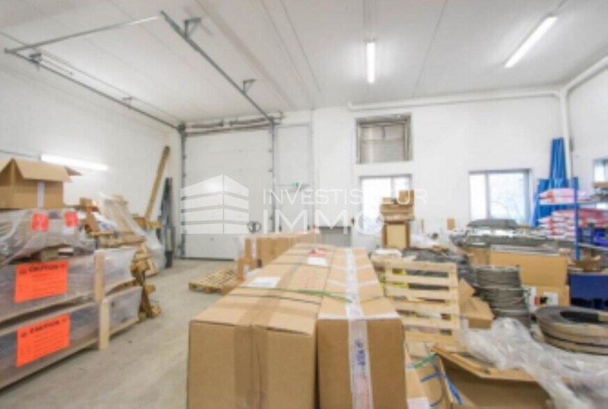 Flex in Rosny Sous Bois for lease - Interior Photo - Image 3 of 4