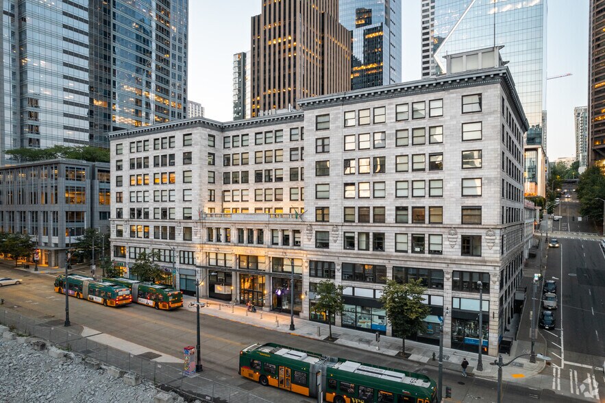 810 3rd Ave, Seattle, WA à vendre - Photo du bâtiment - Image 1 de 6