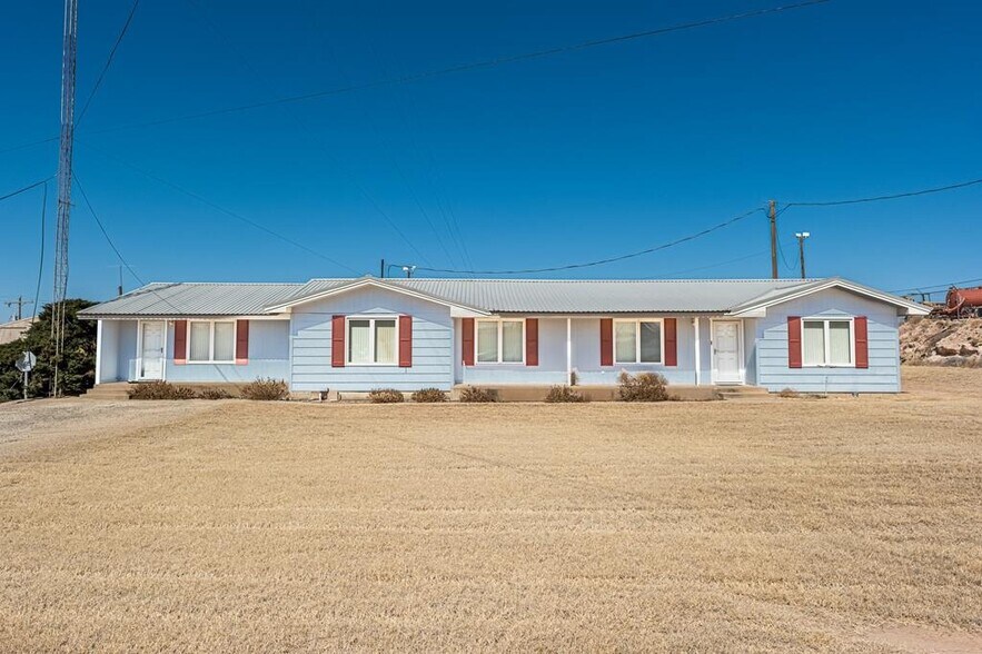 1302 Hobbs Hwy, Seminole, TX à vendre - Photo du bâtiment - Image 2 de 53
