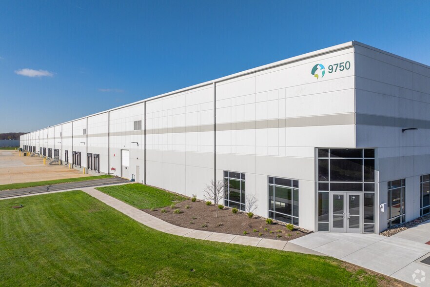 9750 Commerce Cir, Kutztown, PA à louer - Photo du bâtiment - Image 1 de 20