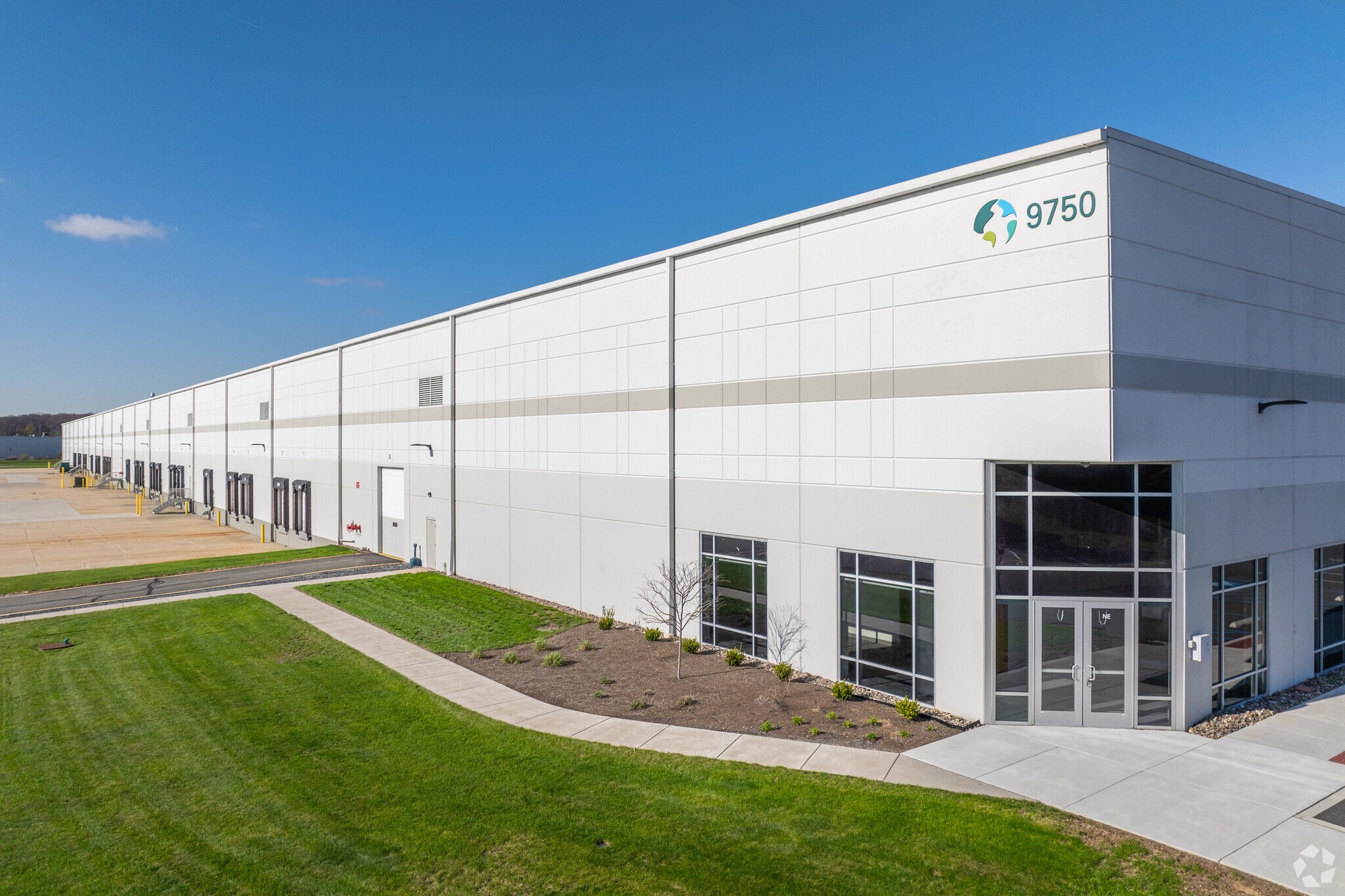 9750 Commerce Cir, Kutztown, PA for lease Building Photo- Image 1 of 22