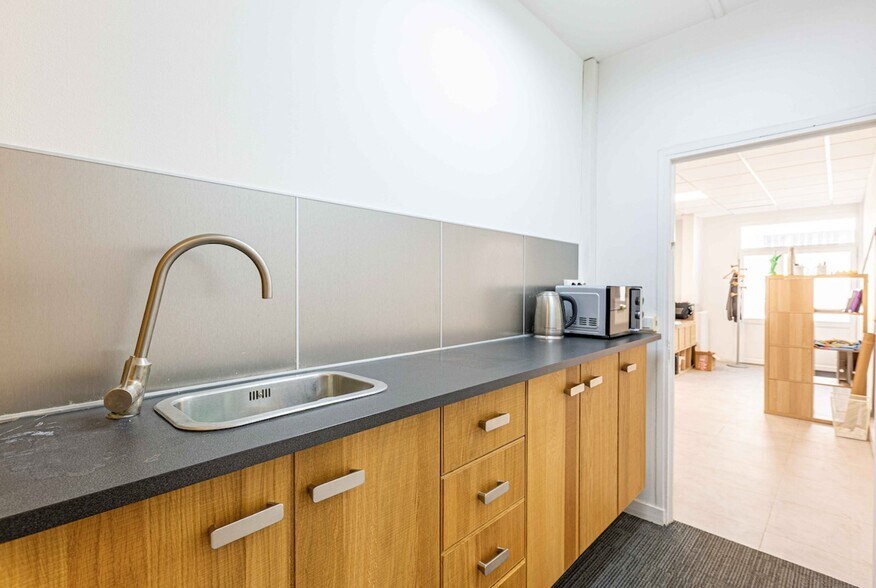 33 Rue Des Artistes, Paris à vendre - Photo du bâtiment - Image 2 de 9