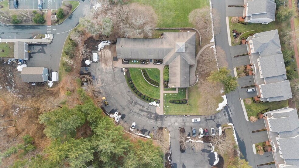1-3 Mill Pond Ln, Simsbury, CT à louer - Aérien - Image 3 de 9